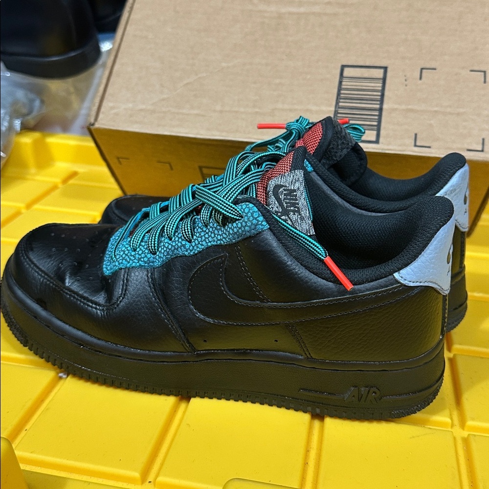 NIKE‎ AIR FORCE 1 '07 LV8 4 BLACK/BLACK-OBSIDIAN MIST CK4363 001 US MEN Size 7.5 - Picture 4 of 8